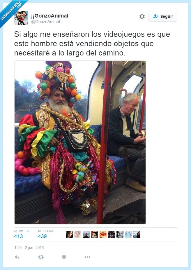 vendedor,videojuego,objetos,camino,va cargao,lleva el chino encima,baratijas