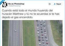 Enlace a Por si acaso, por @NoEsPhotoshop