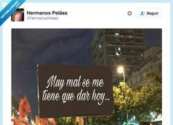 Enlace a La gran verdad detrás del famoso cartel @HermanosPelaez