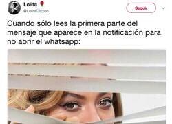 Enlace a Lo controlas todo desde la mirilla, por @lolitadixxon