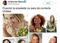 Enlace a ¿Se puede ser más graciosa que la ensalada?, por @ElNinodeltabaco