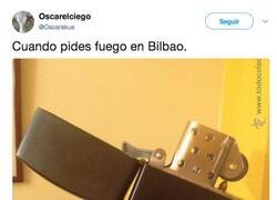 Enlace a Ay va la hostia con el mechero, por @Oscarakus