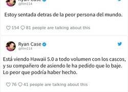 Enlace a La directora de Modern Family tuiteó en vivo la historia de una pasajera infernal en su avión y es muy divertida