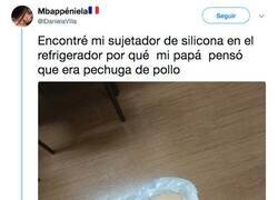 Enlace a Un sujeta pechugas en forma de pechuga, por @lDanielaVilla