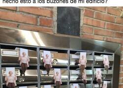 Enlace a le dejan una propaganda comercial loquísima en todos los buzones de su casa, por @piensodemasiad0