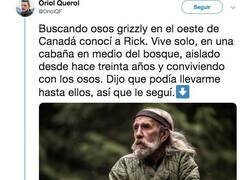 Enlace a Cuenta la historia de Rick un ermitaño que lleva años conviviendo con osos grizzly, por @OriolQF