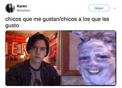 Enlace a Muy fan de @guinguardian parándole los pies a esta chica