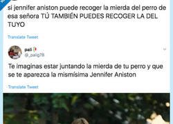 Enlace a Jennifer Aniston se corona  al ayudar a esta señora con la caca de su perro, por @_palig78