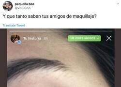 Enlace a Cuando tu amigo quiere complacerte pero no tiene ni puta idea de maquillaje, por @ViviBucio