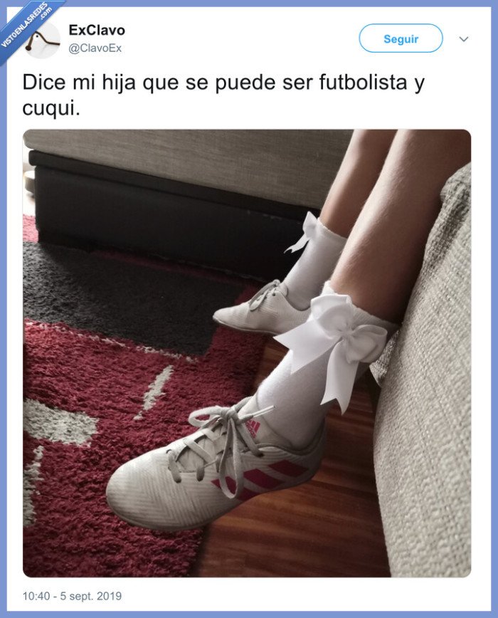 calcetines,lacitos,niña,botas,fútbol