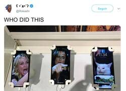 Enlace a Este stand de móviles es pura fantasía, por @Rokashi