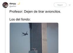 Enlace a Cuando el avioncito se te va de las manos, por @asfixio