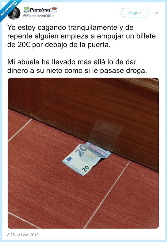 abuela,dinero,paga,debajo la puerta