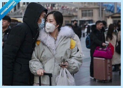 541952 - Se extiende el 'Wuhan Shake', la nueva y curiosa forma de saludarse en China a causa del coronavirus