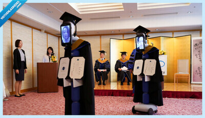 550807 - Estudiantes japoneses son reemplazados por robots en una ceremonia de graduación durante la pandemia