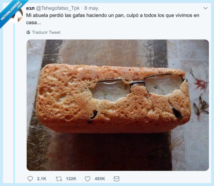 banana bread,abuela,gafas