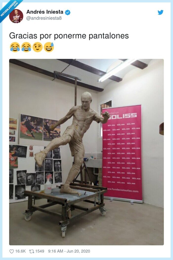 pantalones,iniesta,estatua