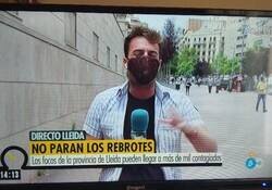 Enlace a Pillan de lleno a Telecinco manipulando en una conexión en directo desde ¿Lleida?