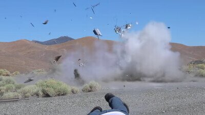 636806 - Un youtuber lanza una granada dentro de un cajero automático y lo puede contar por poco