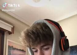 Enlace a Éramos felices con tan poco..., por @Saultijeras