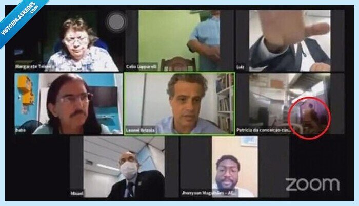 663105 - Un concejal se deja la cámara encendida y empieza a tener sexo en plena videoconferencia del ayuntamiento