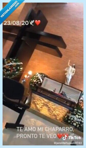 675212 - El lado más creepy de las redes sociales: una chica graba un TikTok en el funeral de su novio y se abre un intenso debate moral