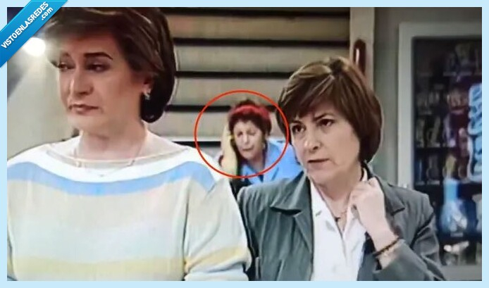 677293 - La loca historia que hay detrás de una figurante que hacía de limpiadora en 'Compañeros' se ha hecho viral 20 años después gracias a una tuitera