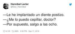 Enlace a ¿Me lo cepillo? por @Doc_Hannibal