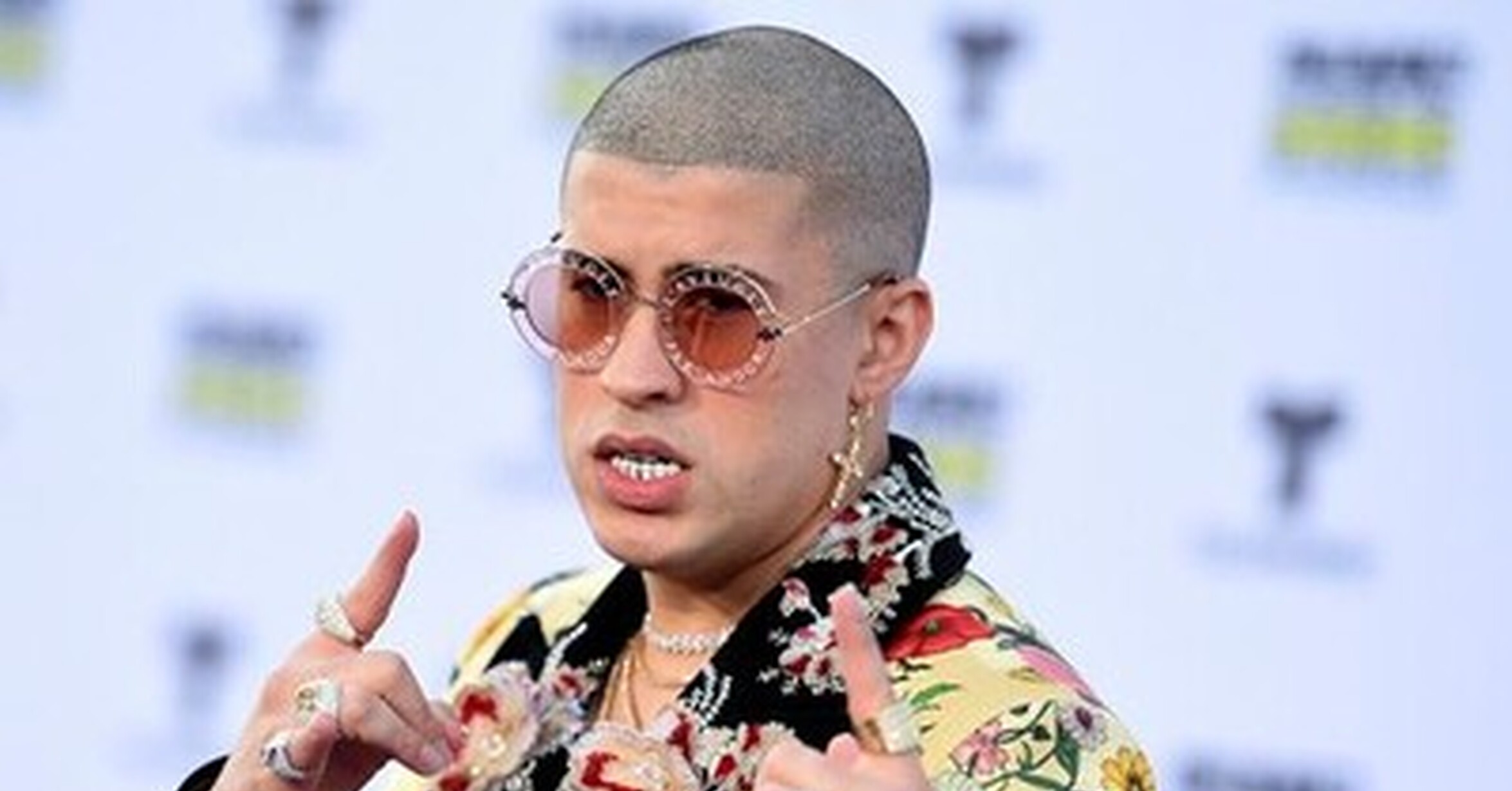 Bad Bunny Rayas En La Cabeza