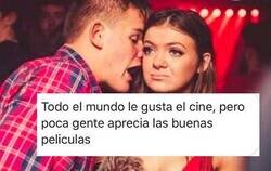 Enlace a Cachondeo absoluto en Twitter por la forma de ligar de un tipo que se las da de experto cinéfilo...pero no, por @croketikas