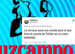Enlace a Un tuitero triunfa con su burla hacia la cerveza Cruzcampo y el CM de la marca lo deja planchado con su tremenda respuesta