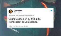 Enlace a Un policía empieza a repartir zascas a aquellos que utilizan mascarillas de la Guardia Civil y se gana el respeto de Twitter, por @TTuiteroman