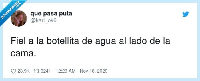 botellita,agua,lado,cama,relación,estable