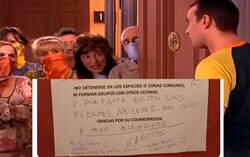 Enlace a Un cartel en el rellano de esta comunidad de vecinos acaba en una guerra de mensajes a cada cual peor , por @LiosdeVecinos