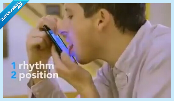 758138 - Una app que enseña a los hombres a hacer sexo oral enloquece las redes y el vídeo es de lo más surrealista, por @darse_ok