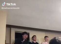 Enlace a Los colegas que necesito animándome al FIFA, por @xmilianx_