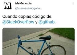 Enlace a Los informáticos en plena acción, por @memesamogollon