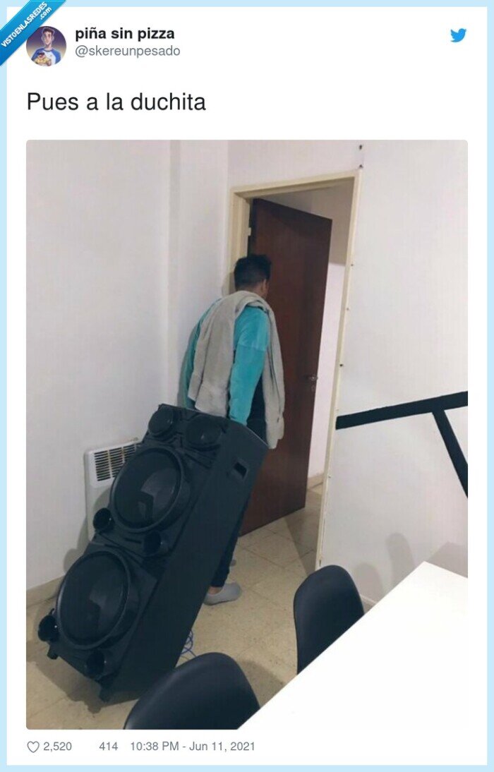 ducha,altavoces,música,a tope