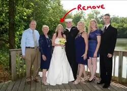 Enlace a Así es cómo puedes arreglar una foto de boda cuando te divorcias, por @SoloHazRT