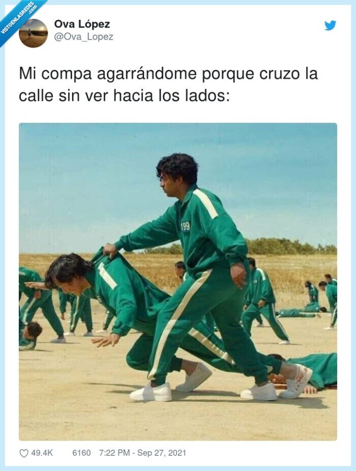 agarrándome,cruzar,calle,el juego del calamar