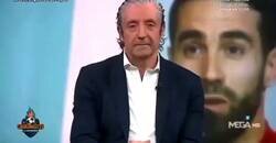 Enlace a Las caras de toda la familia cuando la yaya en la cena de nochebuena dice: 