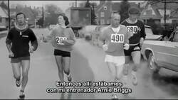 Enlace a La primera mujer en correr un maratón con dorsal, prueba que estaba destinada exclusivamente a los deportistas varones