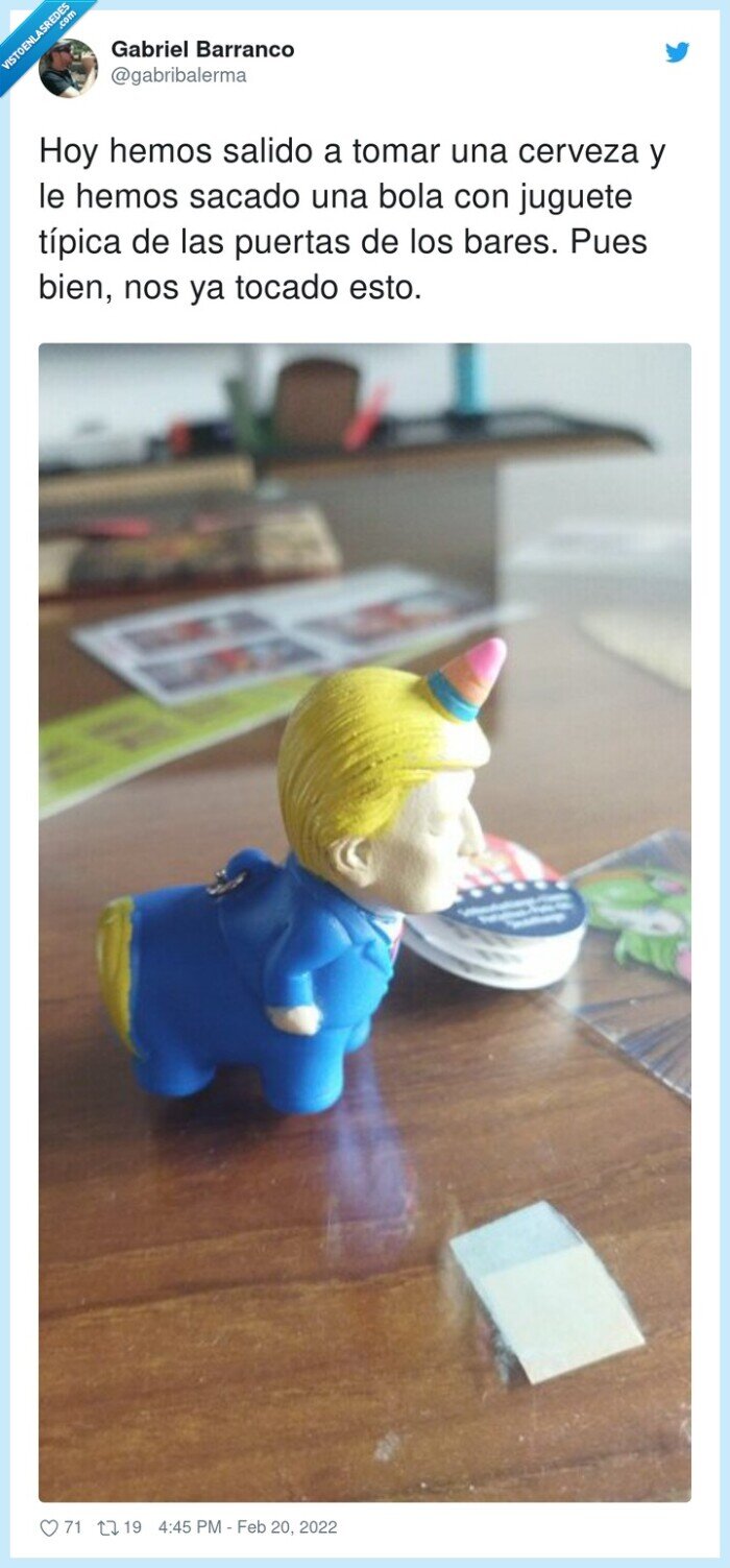 juguete,puertas,bola,regalo,trump,unicornio