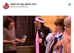Enlace a Ahora necesito ver la escena otra vez :(, por @universoANHQV