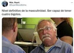 Enlace a El jefe final de la masculinidad por @supermanumolina