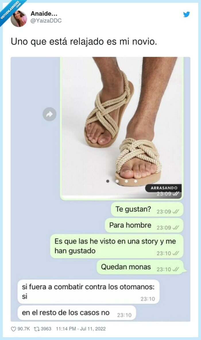 sandalias,conversacion,otomano,novio