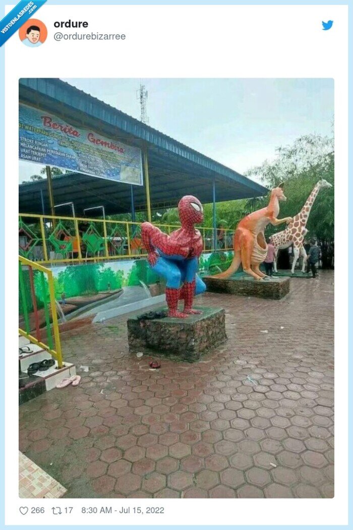 spiderman,rodillas,atraccion,agachado