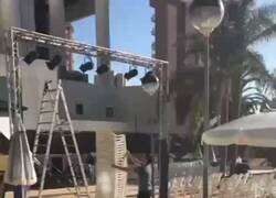 Enlace a Yo sacándole mis traumas a la terapeuta. Uno tras otro pim pam, por @XoseCastro