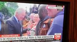 Enlace a El gesto de Carlos III con una persona de color que está dando la vuelta al mundo