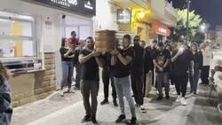 Enlace a Solo podía pasar en Murcia, un hombre le ha pedido matrimonio a su chica saliendo de un ataúd vestido de Darth Vader